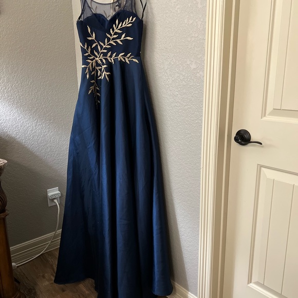 Prom Dress - Picture 4 of 14